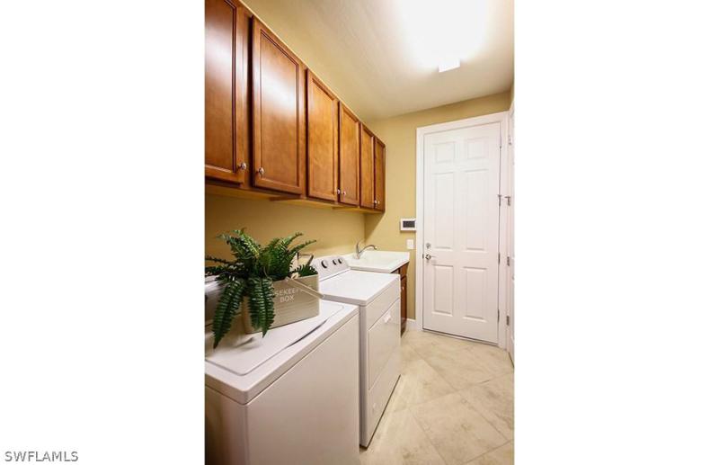 7646 Jacaranda LN Naples, FL 34114 photo 13