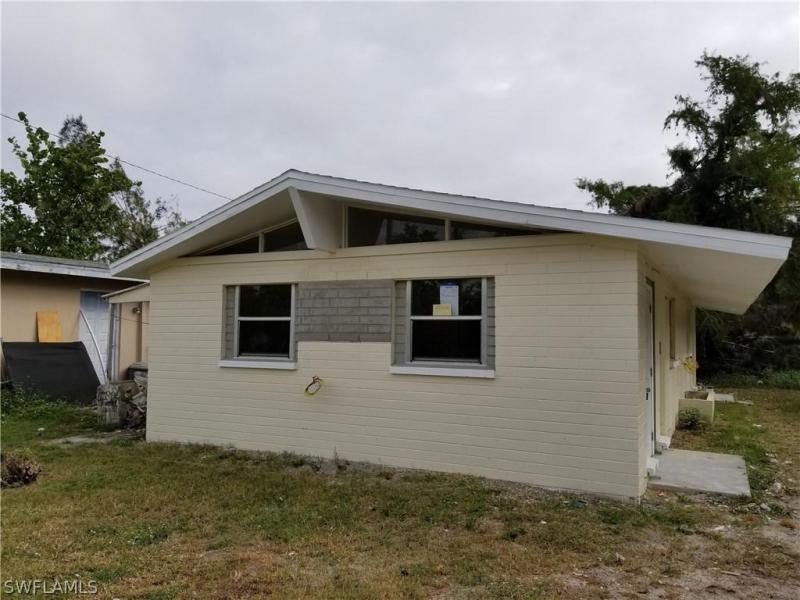 Pine Manor Homes for Sale and Real Estate in Fort Myers, Florida