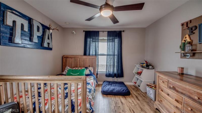 2519 NW 8th Place gallery image #26