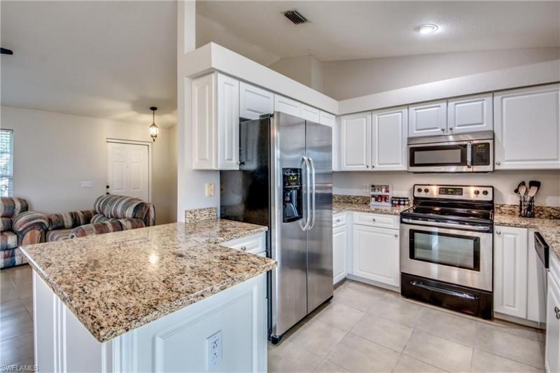 3019 SW 10th Place gallery image #15