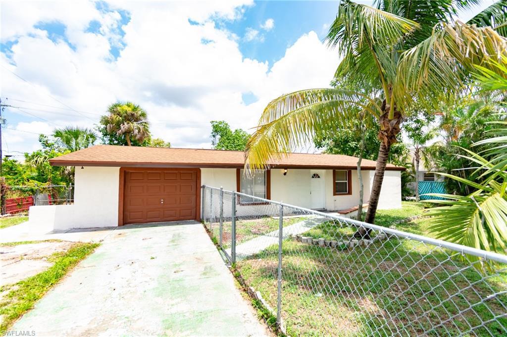 Pine Manor in Fort Myers Real Estate Listings, Fort Myers Homes for