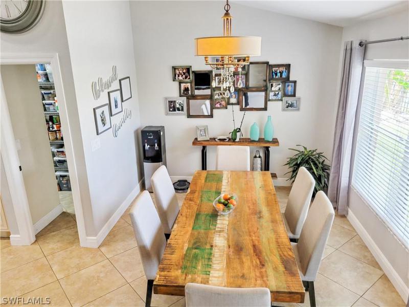 3829 SW 17th Place gallery image #5