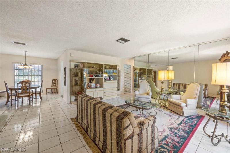 2336 Kent AVE Fort Myers, FL 33907 photo 2