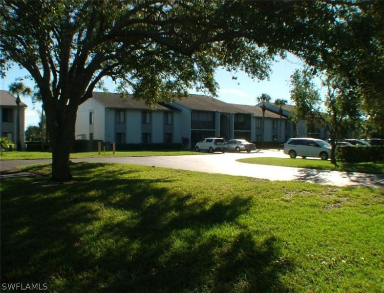 Pine Ridge of Fort Myers Villa Homes for Sale and Real Estate in Fort