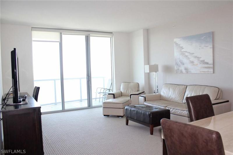 3000 Oasis Grand, Fort Myers, FL