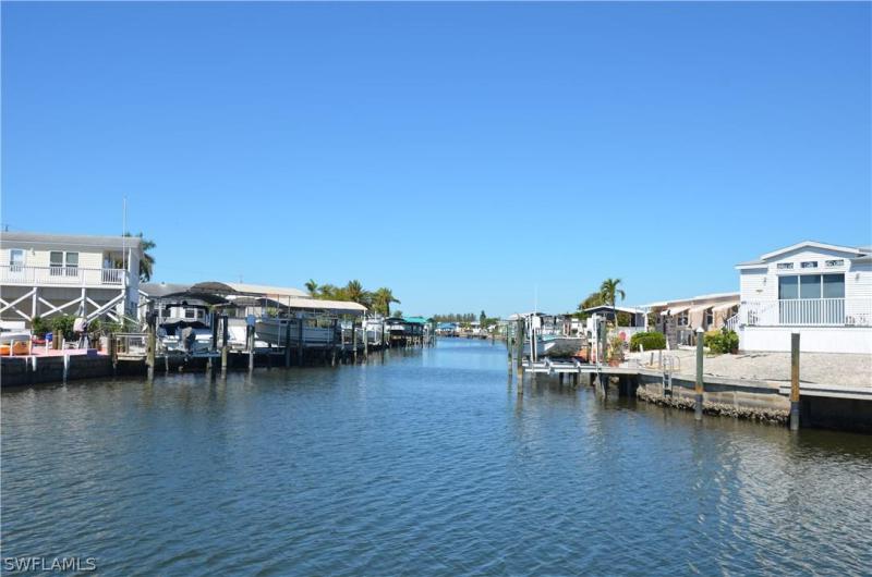 2853 York, St. James City, FL