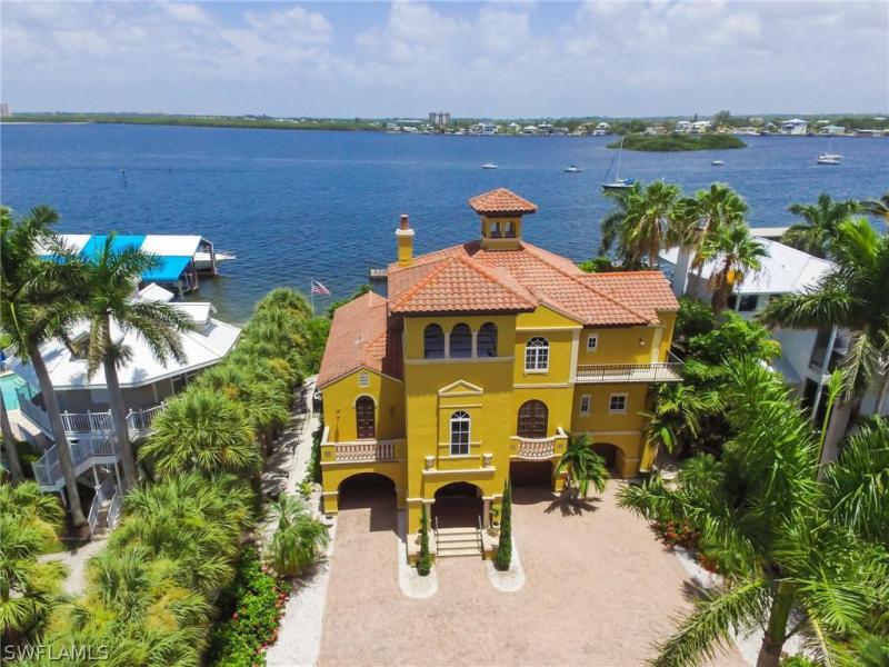 555 Carlos, Fort Myers Beach, FL