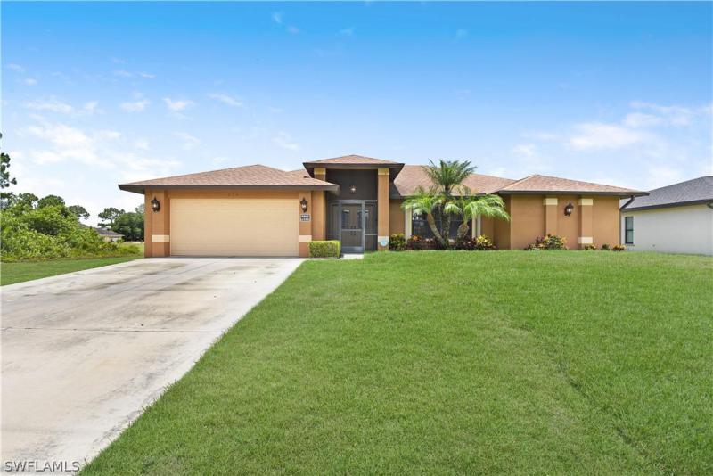 825 Anson, Lehigh Acres, FL