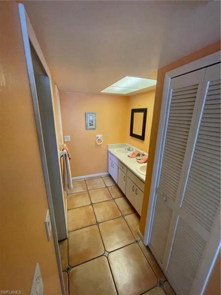4908 SW 1st Court gallery image #16