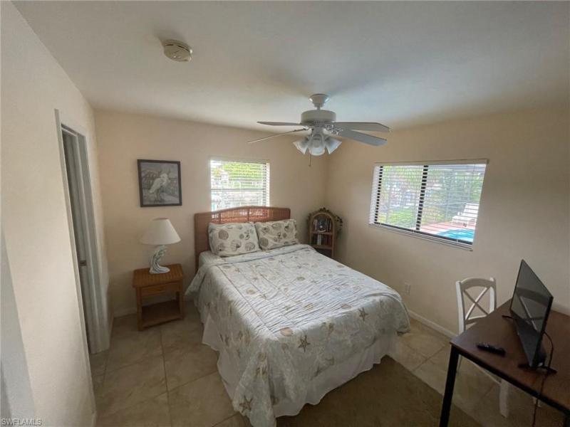 4908 SW 1st Court gallery image #9
