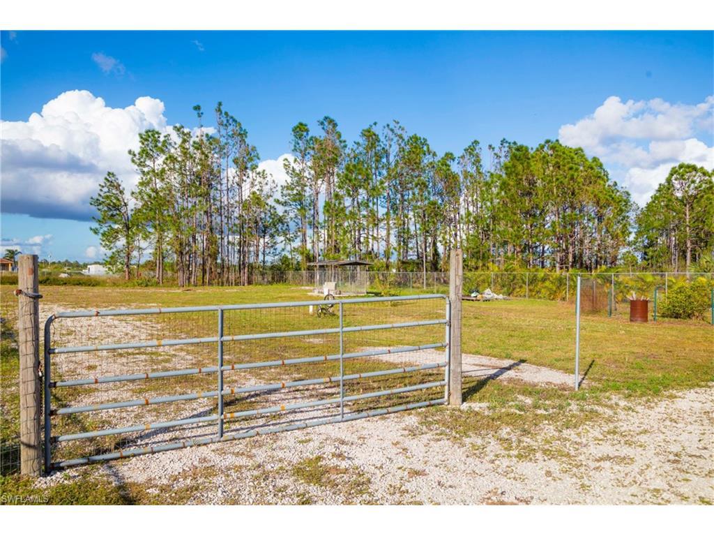 2485 41st AVE Naples, FL 34120 photo 4