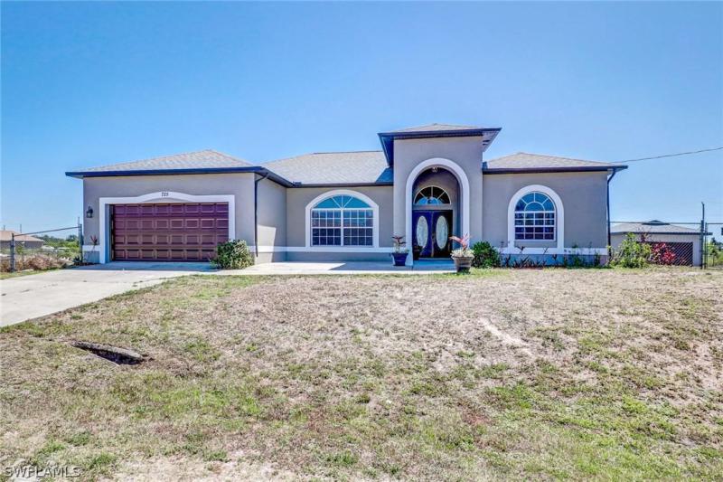 725 S Castlestone, Lehigh Acres, FL