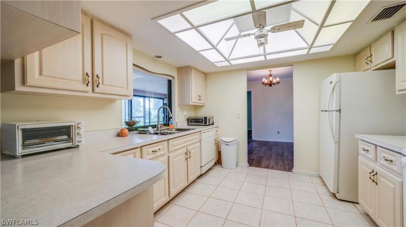 1129 SE 32nd Street gallery image #19