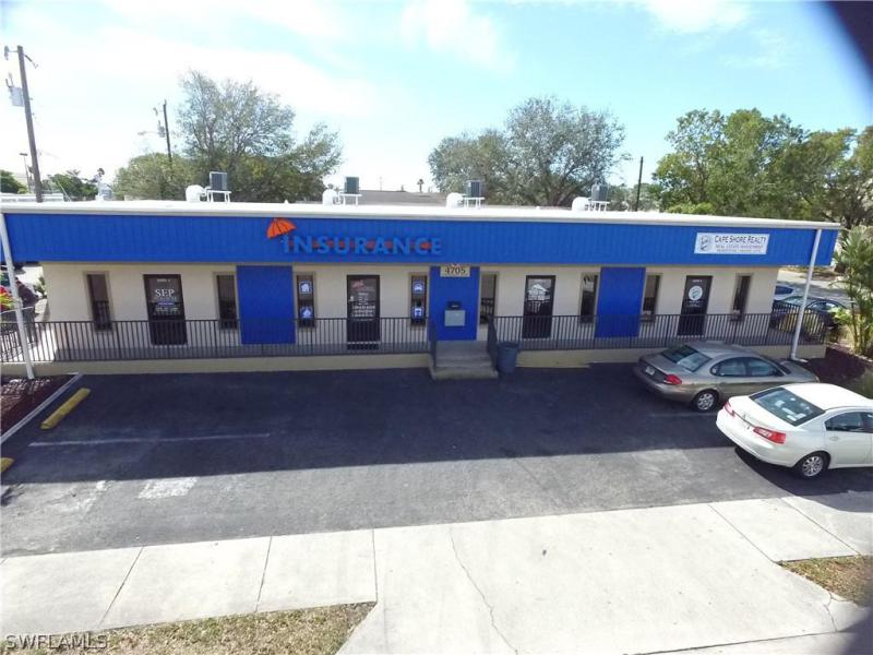 4705 Vincennes BLVD Cape Coral, FL 33904 photo 1