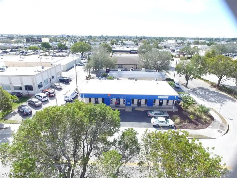 4705 Vincennes BLVD Cape Coral, FL 33904 photo 2