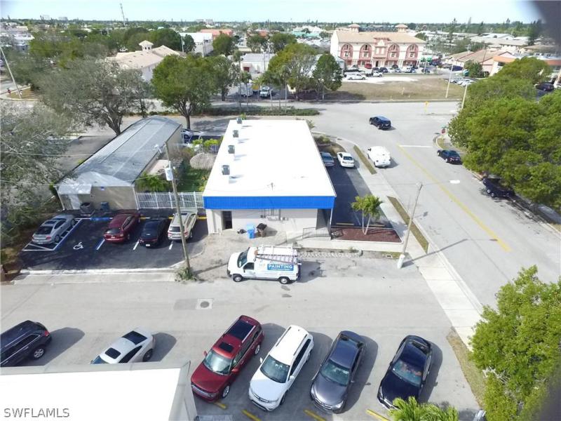 4705 Vincennes BLVD Cape Coral, FL 33904 photo 4