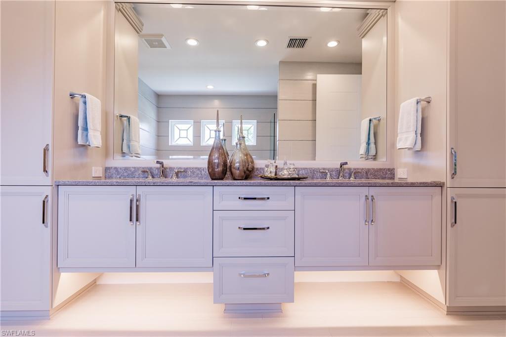 1800 Menorca CT Marco Island, FL 34145 photo 15