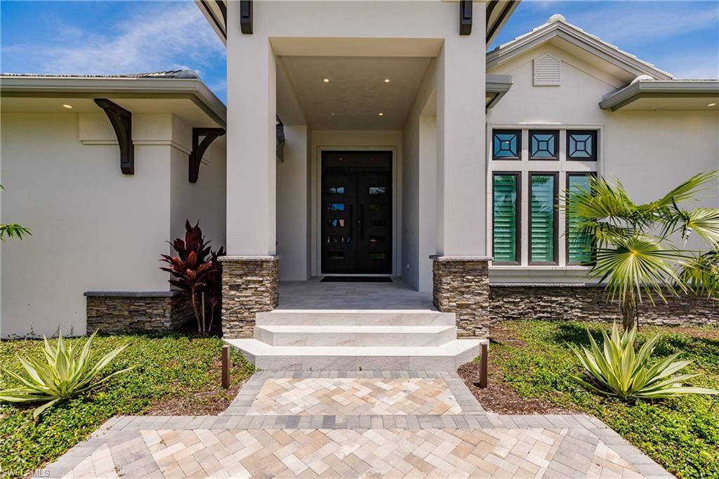 1800 Menorca CT Marco Island, FL 34145 photo 2