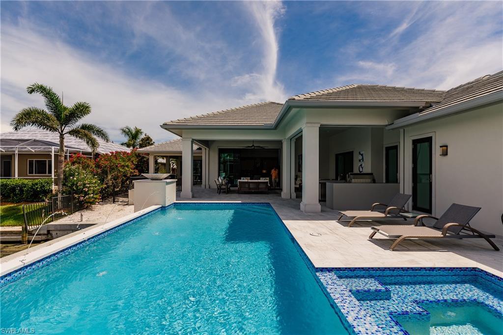 1800 Menorca CT Marco Island, FL 34145 photo 27