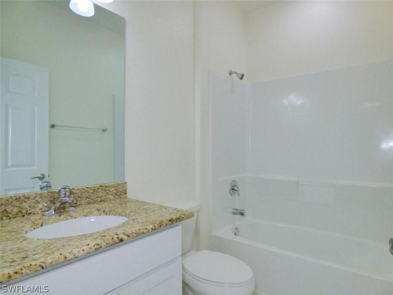 1318 SE 13th Terrace gallery image #25