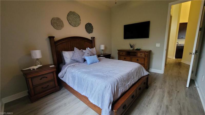 4323 SW 18th Place gallery image #12