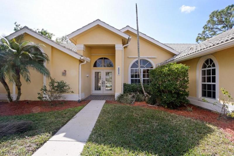 2022 Laguna WAY Naples, FL 34109 photo 3