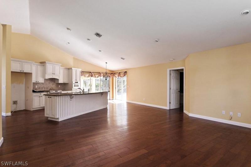 2022 Laguna WAY Naples, FL 34109 photo 6