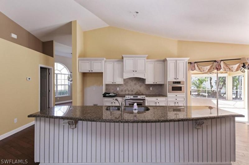 2022 Laguna WAY Naples, FL 34109 photo 9