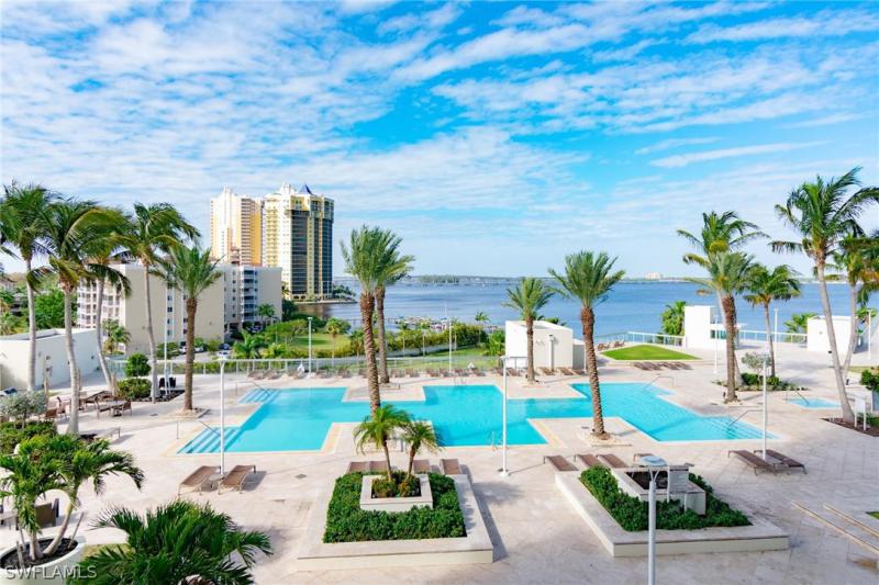 3000 Oasis Grand, Fort Myers, FL