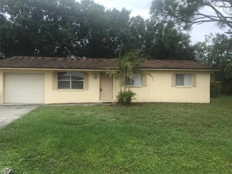 13637  Marquette,  FORT MYERS, FL