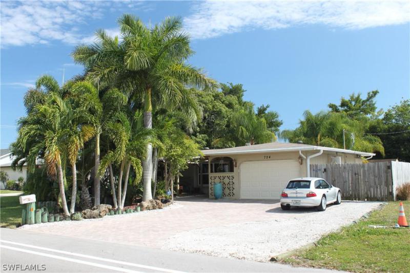 2 bedroom Homes For Sale in Cape Coral, FL | Cape Coral MLS Search