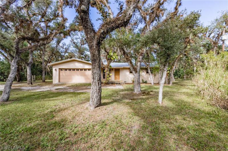 20151 Cypress Creek, Alva, FL